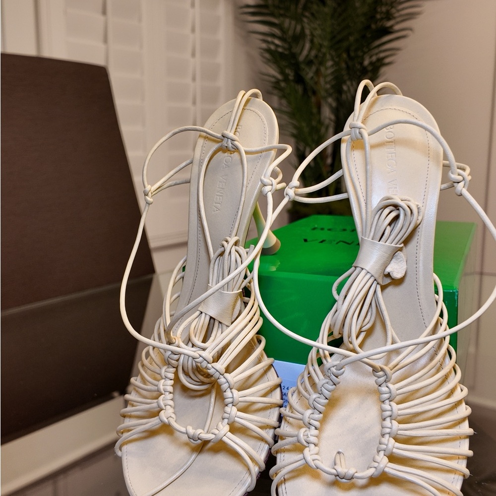 New Never Worn Bottega Veneta Dot Sandals - Beige Strappy Heels (Moon Beam)